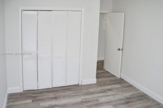 Foto del edificio - 8201 Abbott Ave