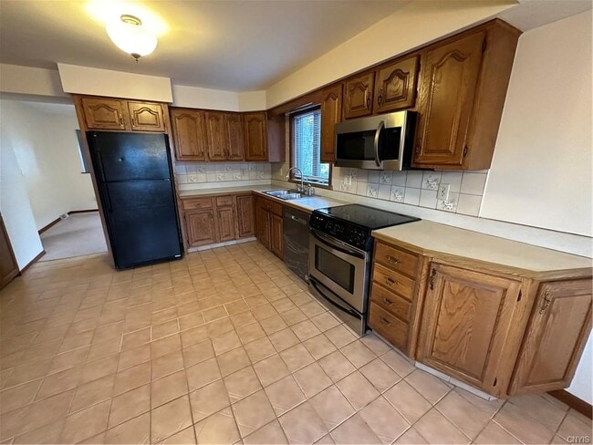 Building Photo - 130 Leighton Ave