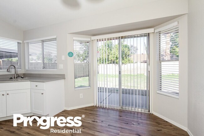 Building Photo - 208 W Oraibi Dr
