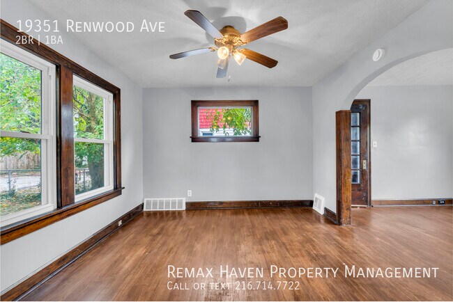 Foto del edificio - 19351 Renwood Ave