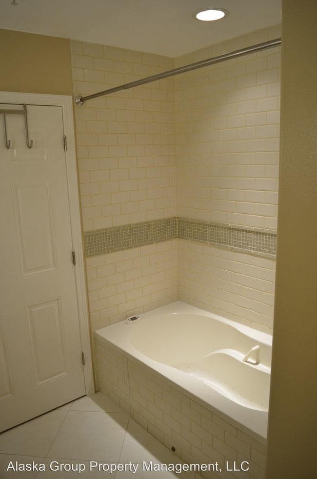 Building Photo - 2 br, 2 bath House - 101 West 13th Ave #201