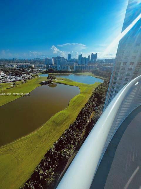 Foto del edificio - 1745 E Hallandale Beach Blvd