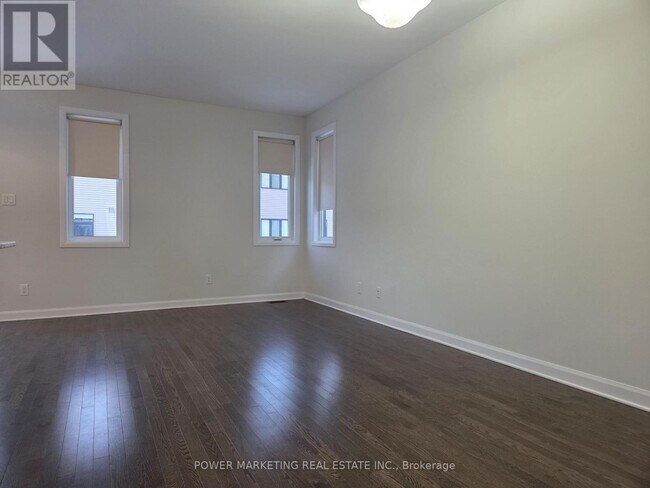 Building Photo - 105 Natare Pl