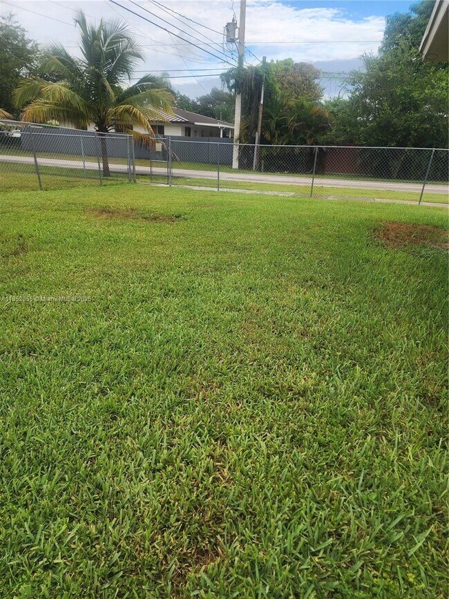 Foto del edificio - 5780 SW 61st St