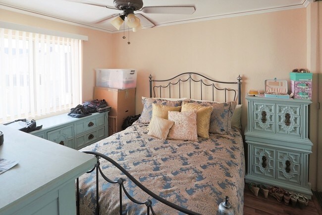 Bedroom - 929 Oak St