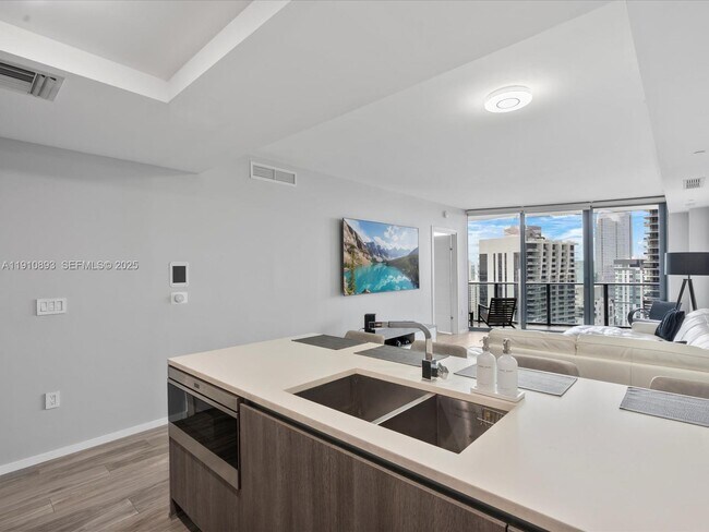 Foto del edificio - 801 S Miami Ave