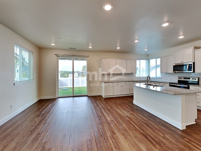 Building Photo - 13704 107th Ave Ct E