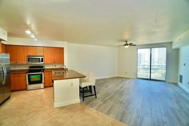 Foto del edificio - 1830 Radius Dr