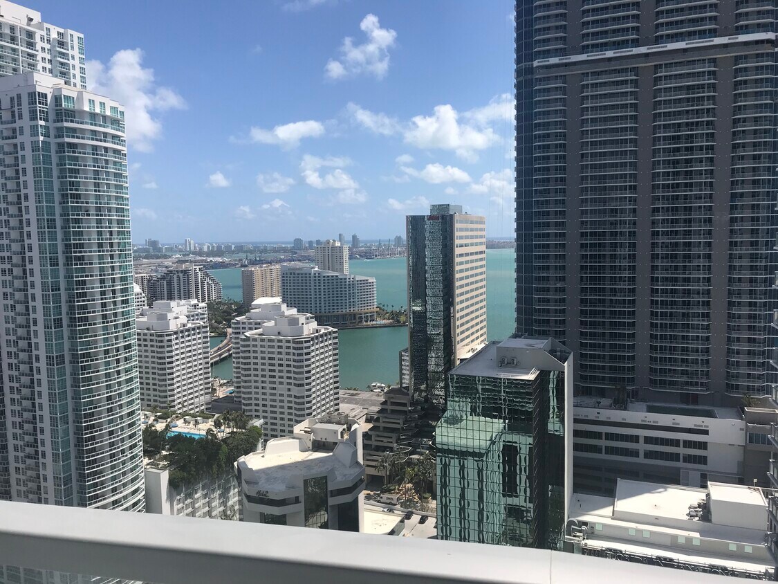 Primary Photo - 1050 Brickell Ave