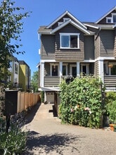 Building Photo - 115 17th Ave