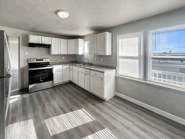 Foto del edificio - 10317 Page Ave