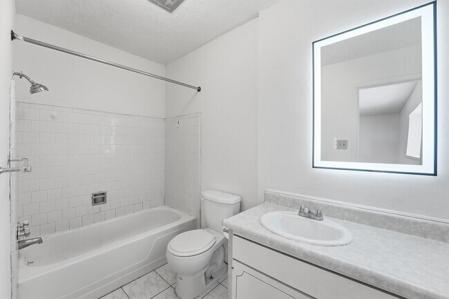 Foto del edificio - 12447 Sharpview Dr