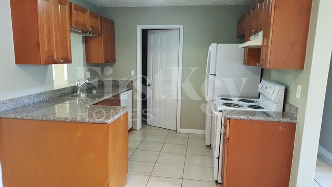 Building Photo - 5970 NW 42nd Terrace