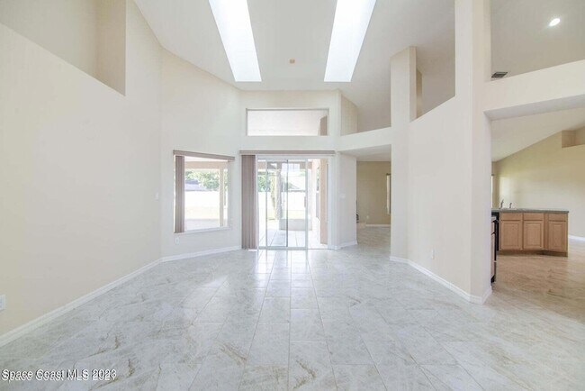 Foto del edificio - 475 Buttonwood Dr