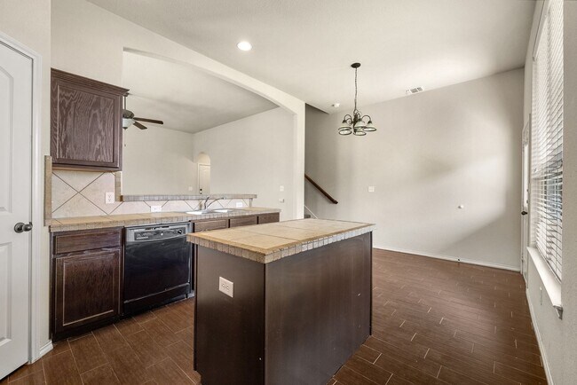 Foto del edificio - AVAILABLE NOW! Nice 3 Bedroom Duplex located in New Braunfels!