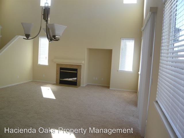 Building Photo - 1511 Oak Crest Way