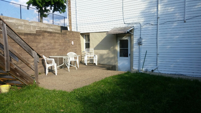 Photo - 27 Noster St Townhome