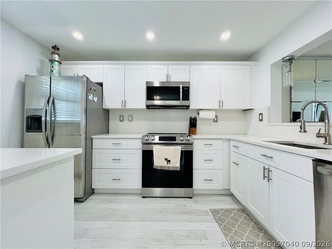 Foto del edificio - 9400 S Ocean Dr