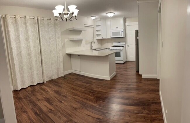 Building Photo - 43 W 1530 S