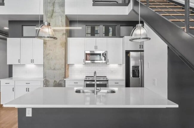 Building Photo - 230 18th St NW