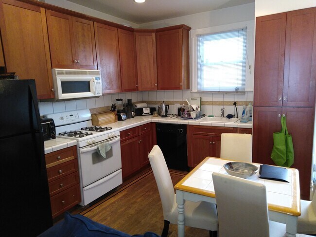 Kitchen - 61 Grace St