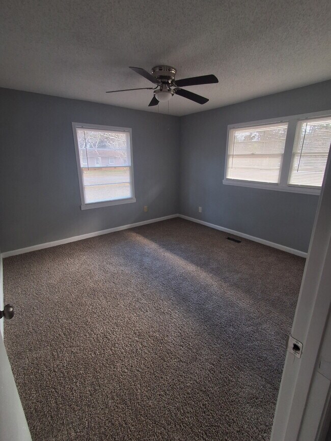 Foto del edificio - 2541 Huntington Dr