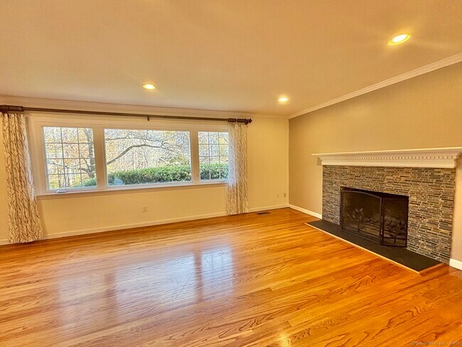 Foto del edificio - 43 Kent Hills Ln