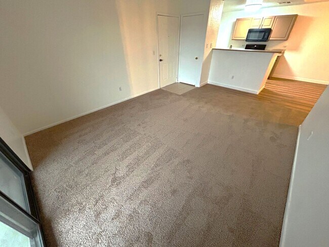 Foto del edificio - NORTHWEST 2 BEDROOM, 2 BATHROOM CONDO, ALL APPLIANCES INCLUDED!