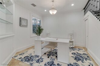 Building Photo - 10213 S Silver Palm Dr