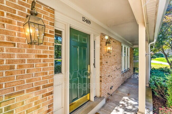 Building Photo - 13409 Montvale Dr