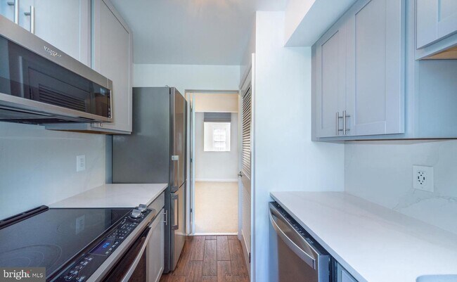 Foto del edificio - 521 Bashford Ln