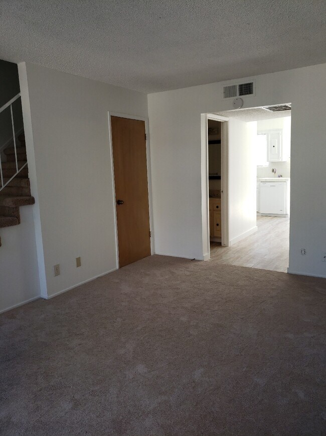 3395 E Sierra Madre Ave, Fresno, CA 93726 Townhome Rentals in Fresno