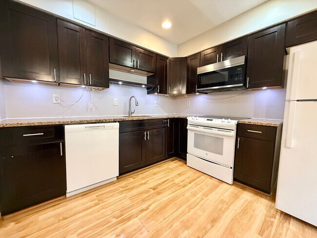 Foto del edificio - Three bedroom townhouse in beautiful Whitp...