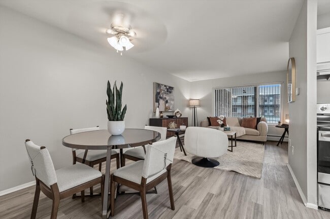 Foto del edificio - Huntington House Apartments