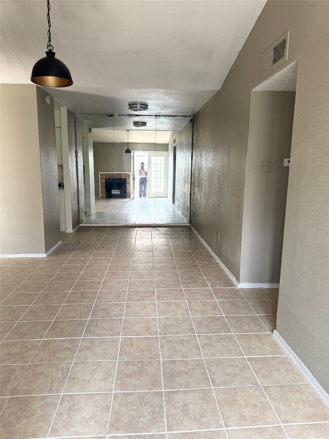 Building Photo - 12500 Sandpiper Dr