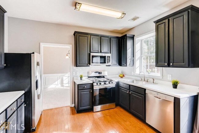 Building Photo - 2175 Westwind Dr