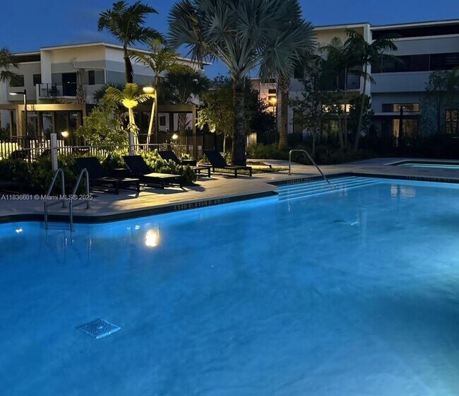 Foto del edificio - 4400 Sunrise Blvd