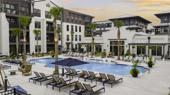 Foto del edificio - Atlantic Nowell Creek