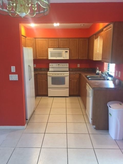 Foto del edificio - 3 br, 2 bath House - 423 Fletcher St.