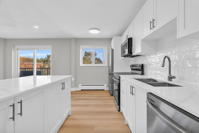 Building Photo - 437 Hazel St