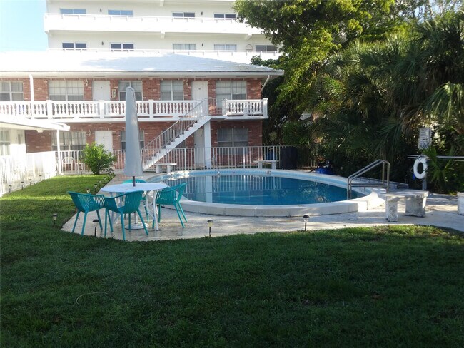 Foto del edificio - 3217 NE 11th St