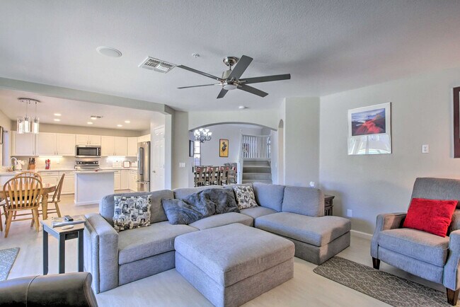 Building Photo - 9718 E Gelding Dr