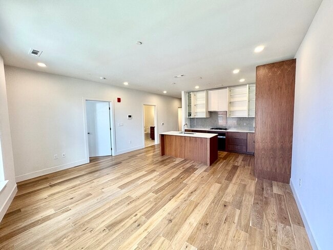 Building Photo - 566 Columbus Ave