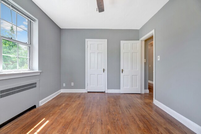 Foto del edificio - 1800 Shepherd St NE