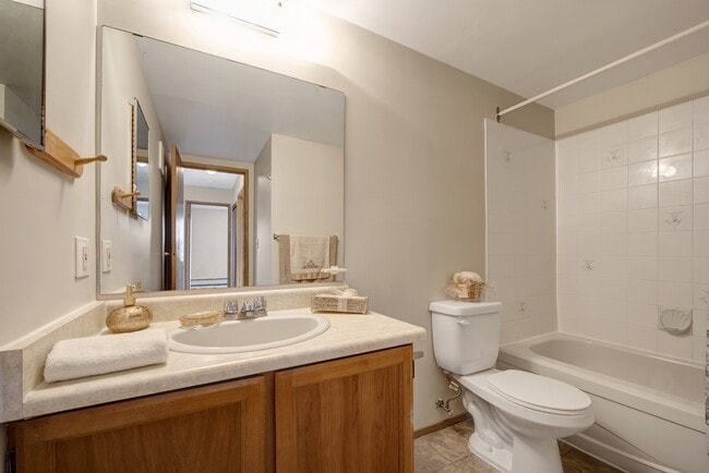 Building Photo - Gateway Square