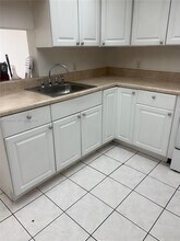 Building Photo - 16701 NE 14th Ave