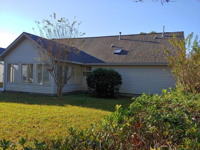 Building Photo - 1 Ct 10