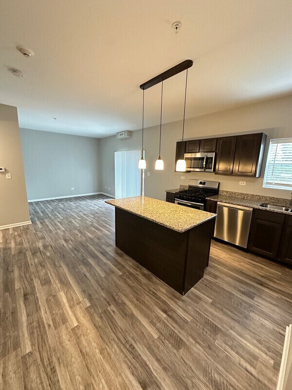 Foto del edificio - 809 E Main St Unit 1C