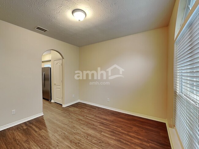 Building Photo - 38011 W Sulphur Creek Dr