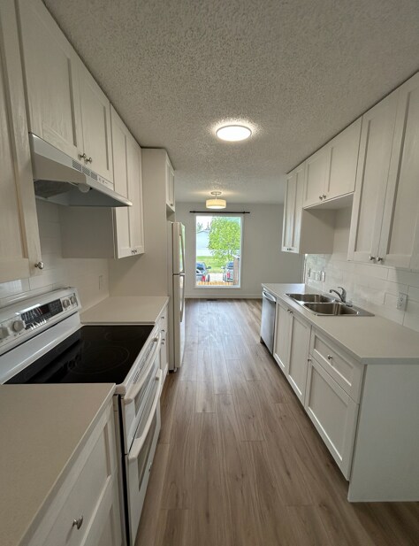 Building Photo - 2 Bed 1 Bath Unit in Olds, AB